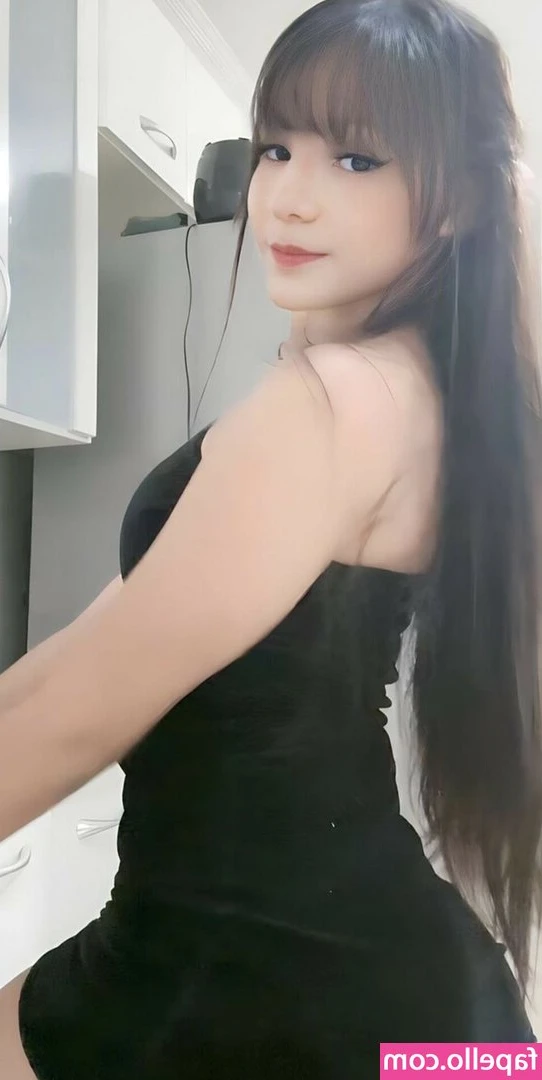 Tiffany zaborski [ tiffany-zaborski ] - Slide In my dm to see what is the fuss about 😜💙