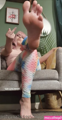 secretsexyfeet - First cumshot video with the scientist outfit. Hope you all enjoy! ❤