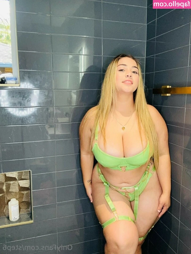 Stephanie Reyes [ stephanie-reyes ] - I love dressing up but it makes me so horny... check out the slutty