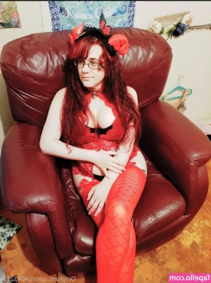 Mermaid Lunette [ mermaid-lunette ] - Don’t mind me, just spitting on my titties! Happy Titty Tuesday :)