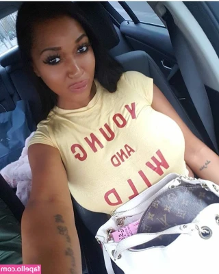 ShayLiving - i need something between my legs 🤭