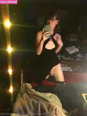 heckheckheckheck - Party tonight 😊what do y’all wanna see tonight?