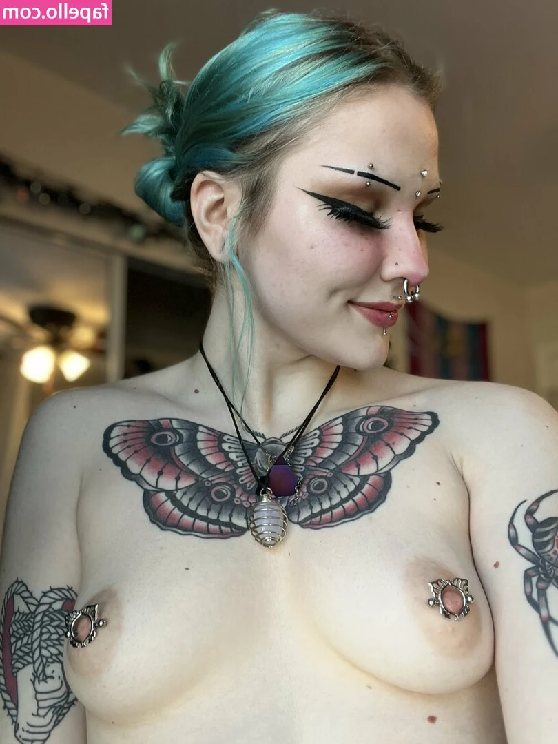 laylablackx - I have something to show you.