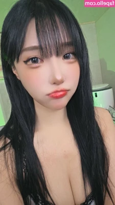 rmrm1442 - This is your horny girlfriend sending you a message to come over 😉