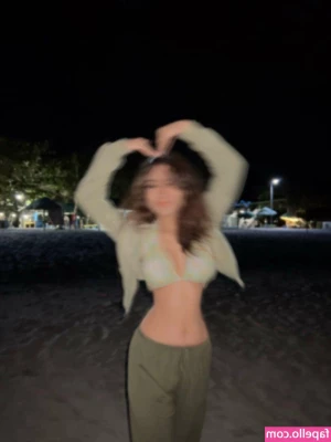 Aebie Estojero [ aebie-estojero ] - Want to see me without my clothes on