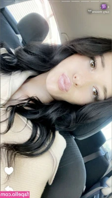 Caty Moore [ caty-moore ] - is this a cute pic? o: