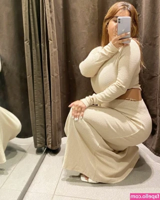 Charu S [ charu-s ] - I have a therapist kink 🥰