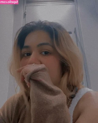 Charu S - bunz & thighz ;pp😵‍💫