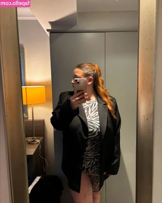 Faye Charlotte [ faye-charlotte ] - Nude mirror selfies are the best selifes - fight me! 😹 😼