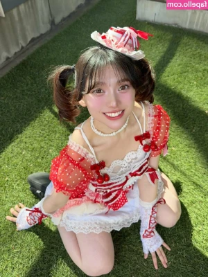 Himeno Yumeno [ himeno-yumeno ] - Like my blouse? 😰