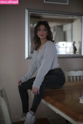 Adriana H.c Adrilonz [ adriana-h-c-adrilonz ] - Swipe to the end to watch me take them off 😈
