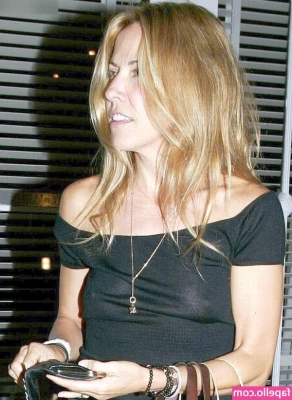 Sheryl Crow [ sheryl-crow ] - I dont know why, but this video still makes me giggle 😂