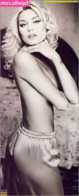 Elenoire Casalegno [ elenoire-casalegno ] - Kiss it