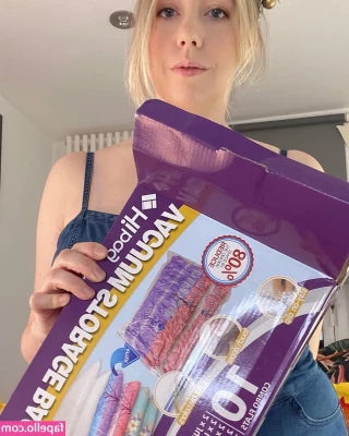 Lily [ lily-1 ] - Bath time  Are you ready to cum  10 min whit me in the bath   nudes 