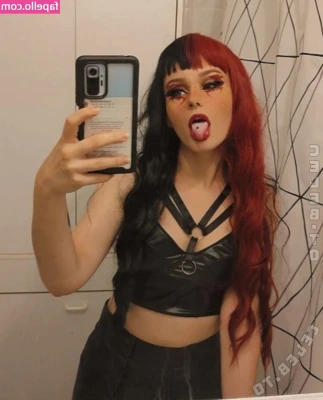roxy_devil [ roxy-devil ] - Cum get some