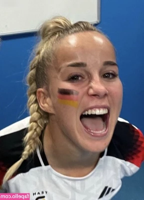 Giulia Gwinn [ giulia-gwinn ] - Cuando no te podés dormir  ponele
