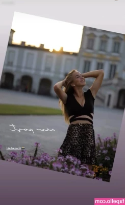 Giulia Gwinn [ giulia-gwinn ] - Front or back view