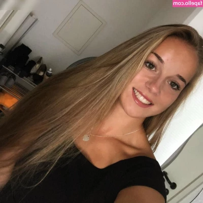 Giulia Gwinn [ giulia-gwinn ] - mm sexy bb