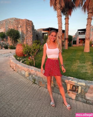 Giulia Gwinn [ giulia-gwinn ] - I hope everyone has an amazing week  here s a new video to help make