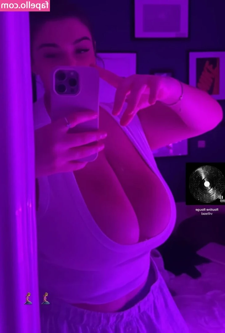 Bronte W [ bronte-w ] - IT IS FRIDADDY and that means I’m picking a new winner tonight!