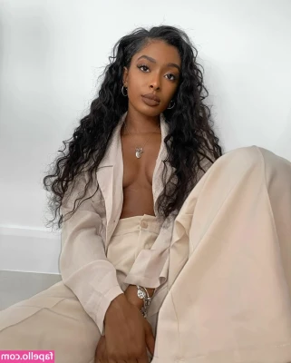 Jourdan Riane [ jourdan-riane ] - Day with me and my boyfriend @flickreis  Wanna worship our feet while