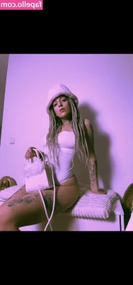 Roxy_Wayne [ roxy-wayne ] - does my face look like a face you d cum all over