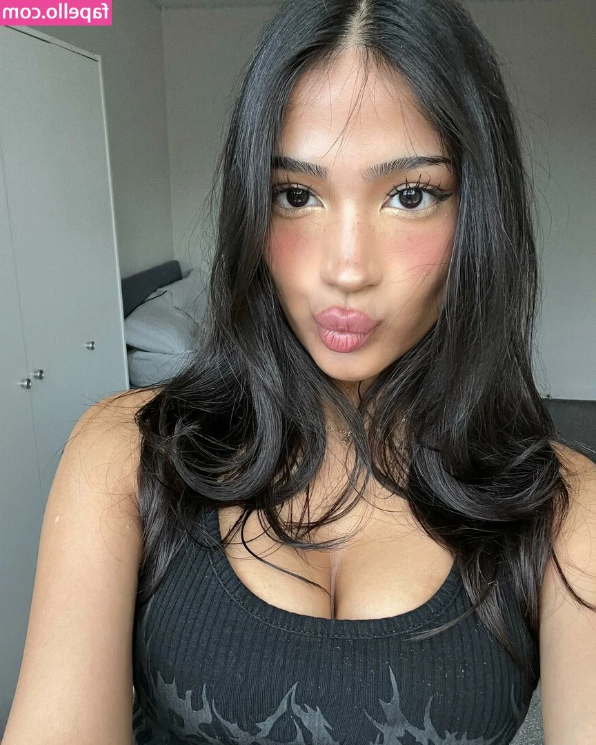 imanimalikaa - You show me yours, and I'll show you mine...