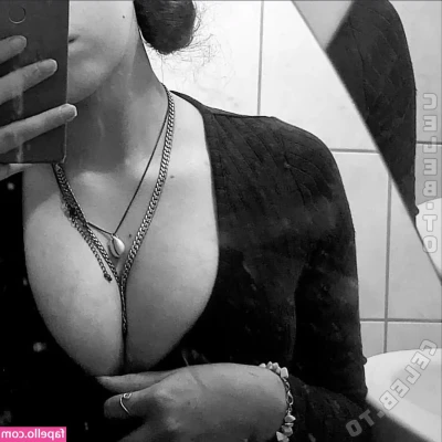 Lilcutebitch - this video just reminds me of how badly i need new latex gloves 🤔
