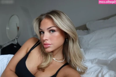 Leonie_brrr [ leonie-brrr ] - cum play with me