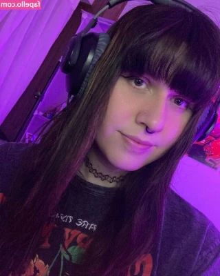 Gothmae - 🐓 in a 🧦