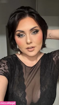 JohannaMuellner - Taking out plug  ass spread  and butthole wink