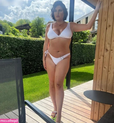 JohannaMuellner - @blakebaileyvip  my vip page will show you what it looks like under