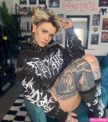 Holly Broome Inked 1 [ holly-broome-inked-1 ] - Tongue out.. boobs out 😉❤️💦