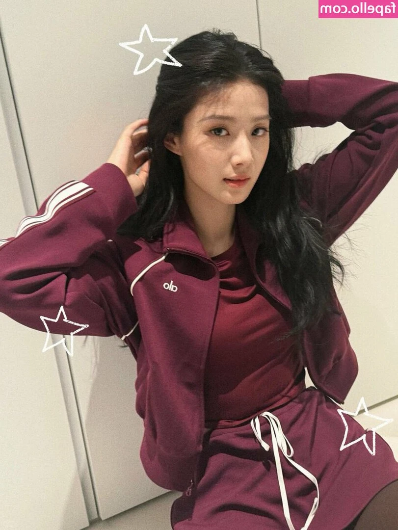 luyuxiao - Panties and feet tease 😈