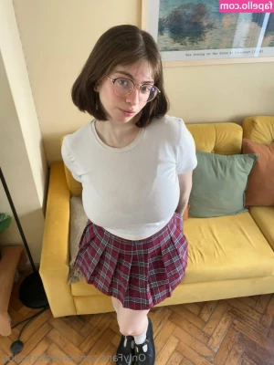 Emily [ emily-5 ] - Do you like the view