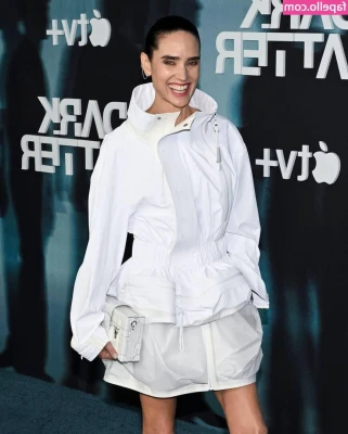 Jennifer Connelly [ jennifer-connelly ] - Just showing off my body to you in this cute outfit hoping you want