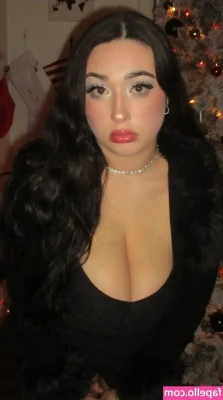 Isa Curry [ isa-curry ] - Se corrió en mi boca y seguí jugando con su 💦🍆💦..... Me