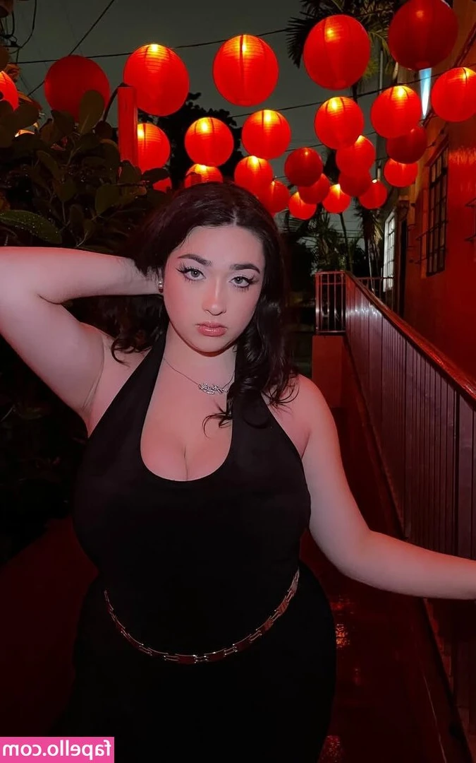 Isa Curry [ isa-curry ] - 4-  She likes feels cum in his ass with @davidescobarx