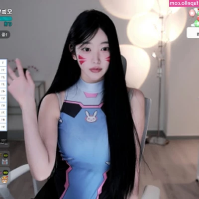 Haxxnini - Do you ever feel like you're being followed?..