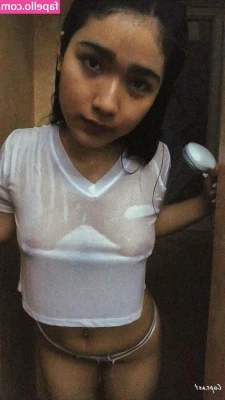 Trương Ngọc Trúc Quỳnh [ trng-ngc-trc-qunh ] - My housemate finishes work at 5 which means I'm free to bang Dan in