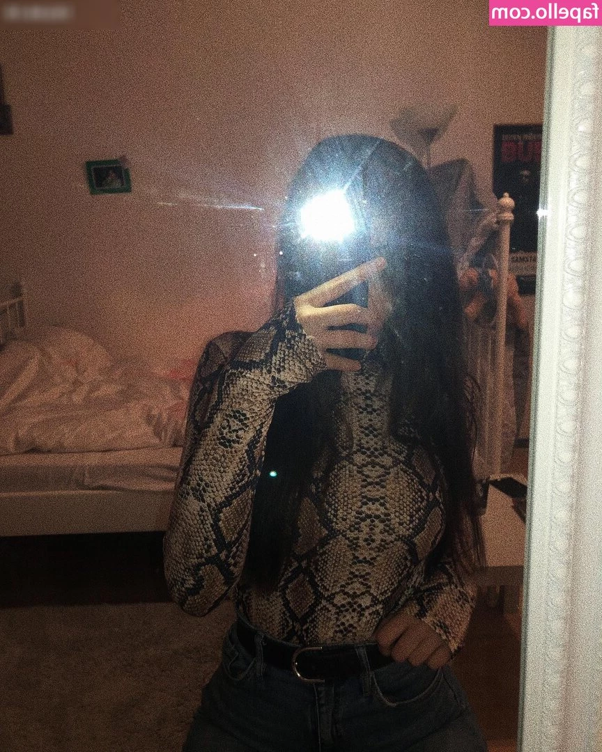 thisisronjaaa | badbarbie_1312 | Ronja Schleweis [ thisisronjaaa-badbarbie-1312-ronja-schleweis ] - Eu  amp  Tu perdidos na natureza  imagina a história