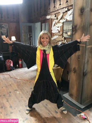 Michaela Strachan Swimming [ michaela-strachan-swimming ] - totally normal roommate hangs 💦💦