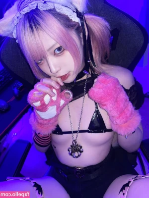 Ponyoouji - If you like 10 of my posts  dm me for a treat