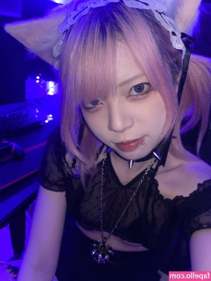 Ponyoouji - dm for a video of me cumming😘