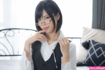 Ponyoouji - Do you think I look cute in this?😜