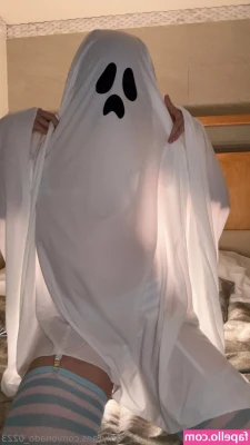 OnaDo_ [ onado ] - Do you like my oily feet?