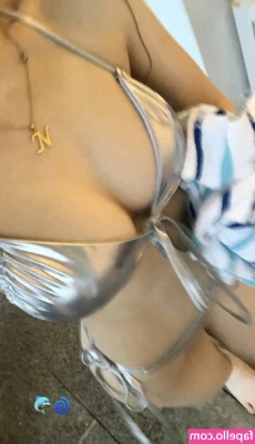 ninajeankim - It's time for some weekend booty jiggling in some fishnet pantyhose.