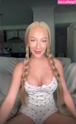 Ambergoeswildvip [ ambergoeswildvip-4 ] - jameslaxxx going to town on my hole    Who wants the  w hole video part 2