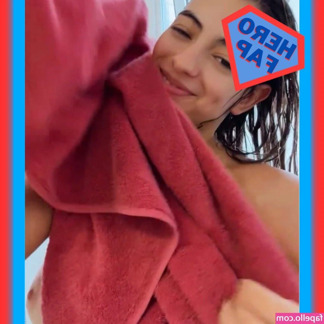 Júlia Puzzuoli [ jlia-puzzuoli ] - someone deliver belly n foot rubs pls? 🥺