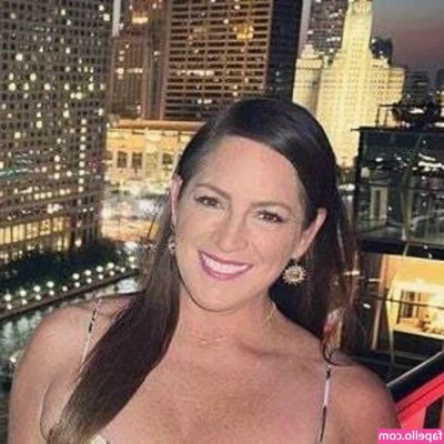 Sarah Spain [ sarah-spain ] - I look so tan  it looks good bent over
